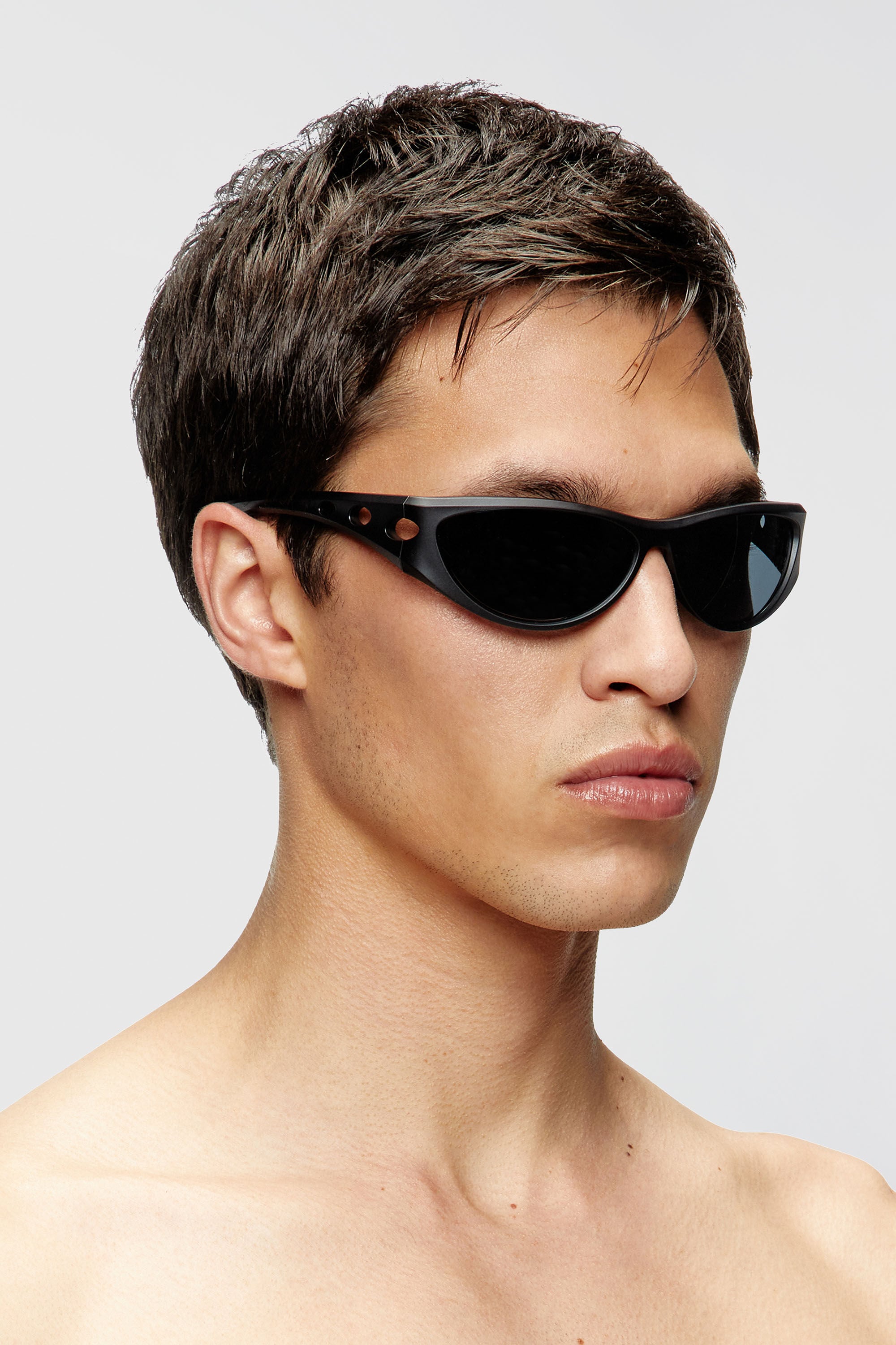 Diesel - 0DL3004U, Unisex's Cat-eye style sunglasses in Black - 4