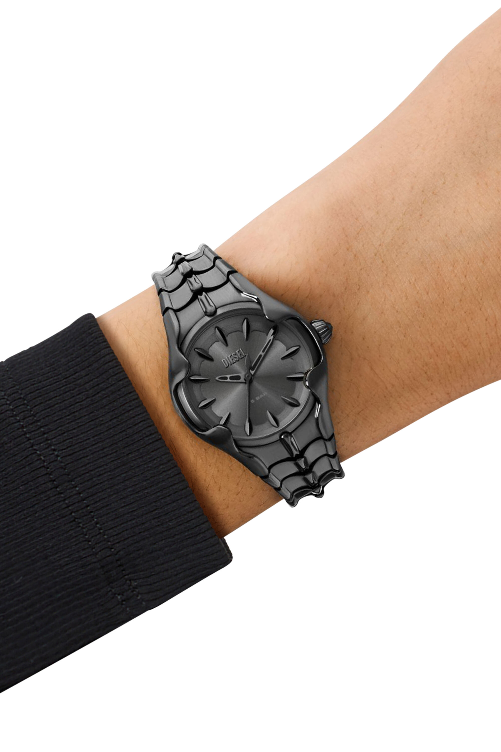 『HAMI VEN BLACK×SILVER』 Women's Vert three-hand gunmetal stainless steel watch | Grey | Diesel