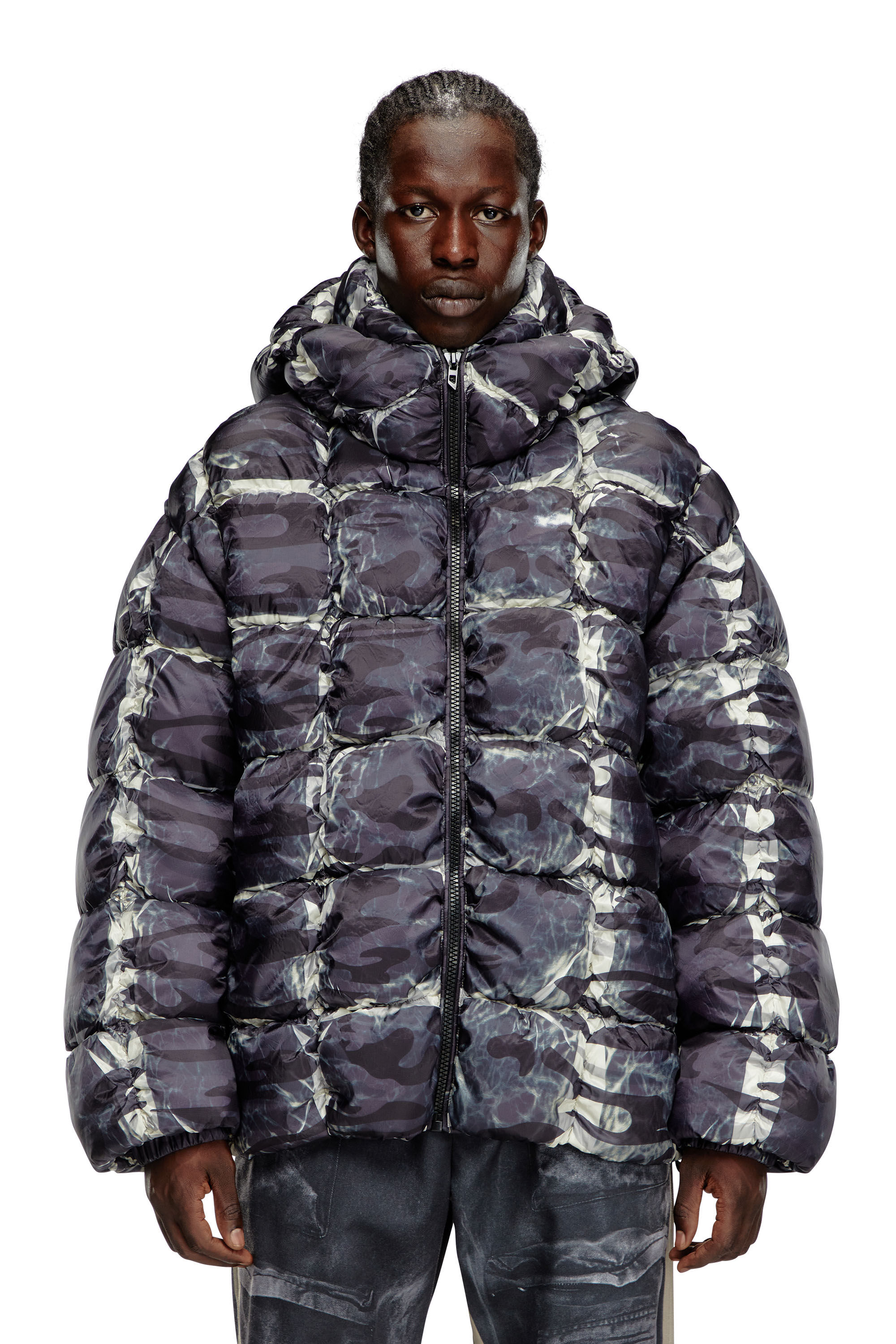 Diesel - W-CLAUS-CAMU, Man's Hooded puffer jacket with camo print in Grey - 3
