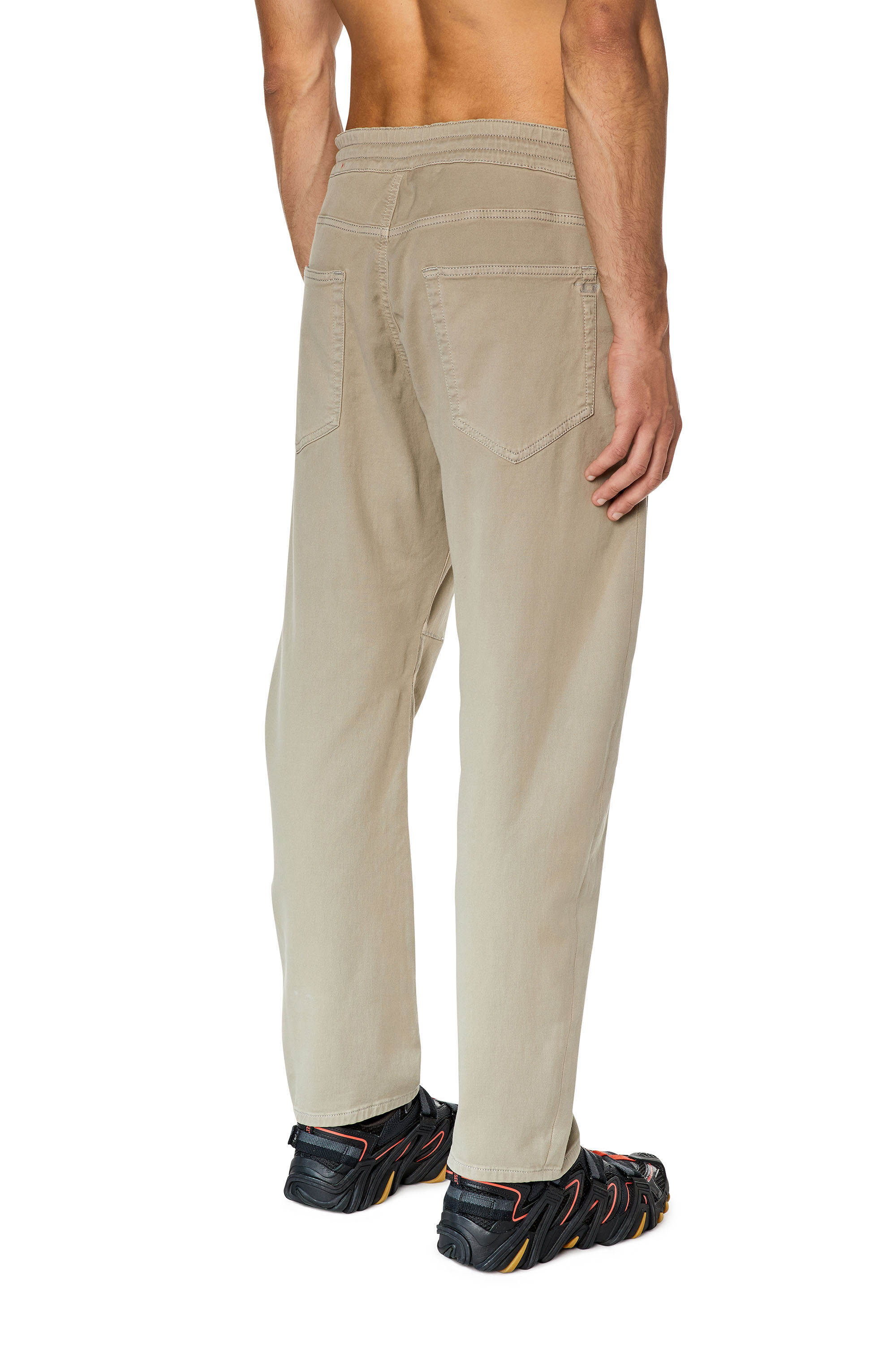Diesel - D-Amage JoggJeans® 068DY Tapered, Grey - Image 4