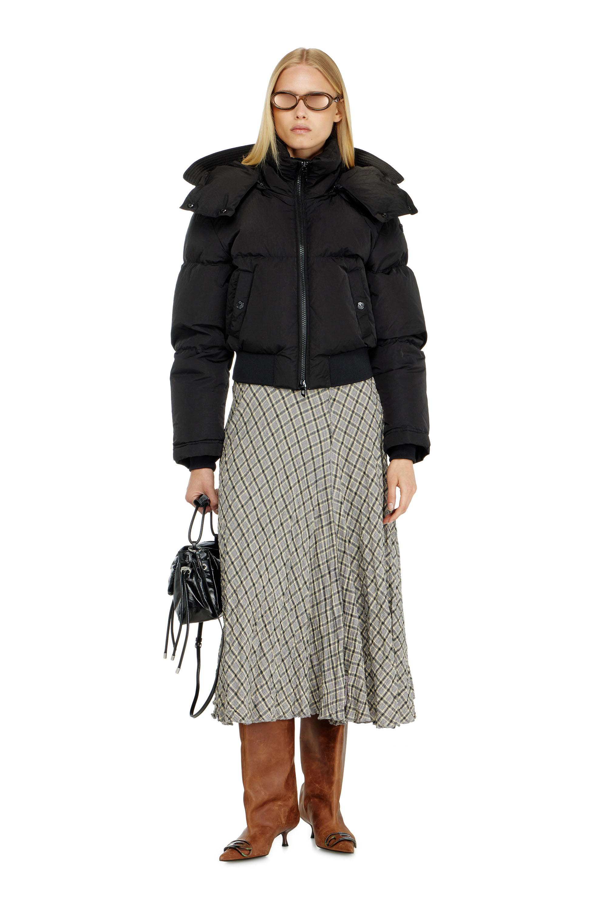 Diesel - W-PEYT-SHORT-NEW-WD, Woman's Wrinkled-nylon down puffer jacket with detachable hood in Black - 2
