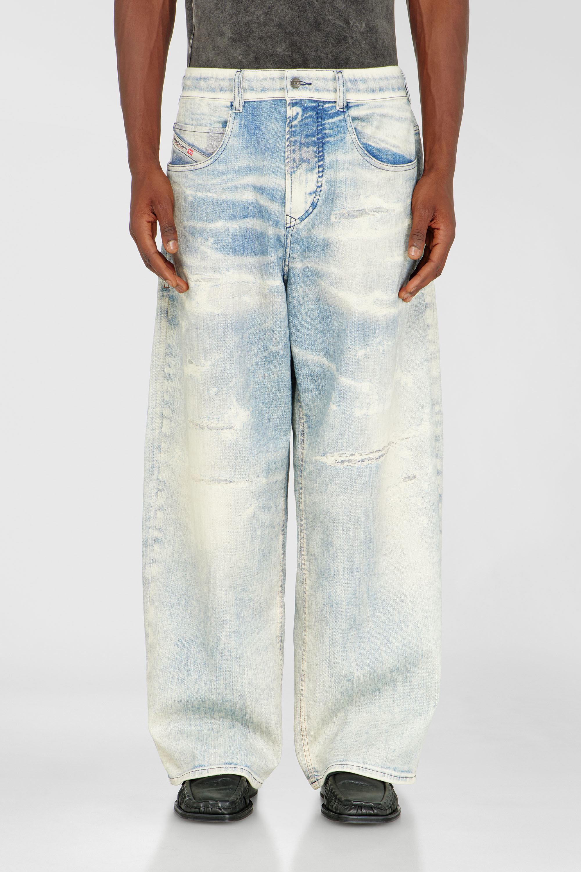 Diesel - Unisex's Relaxed 2097 D-Enim-M Joggjeans&reg; 068XM, Light Blue - 1