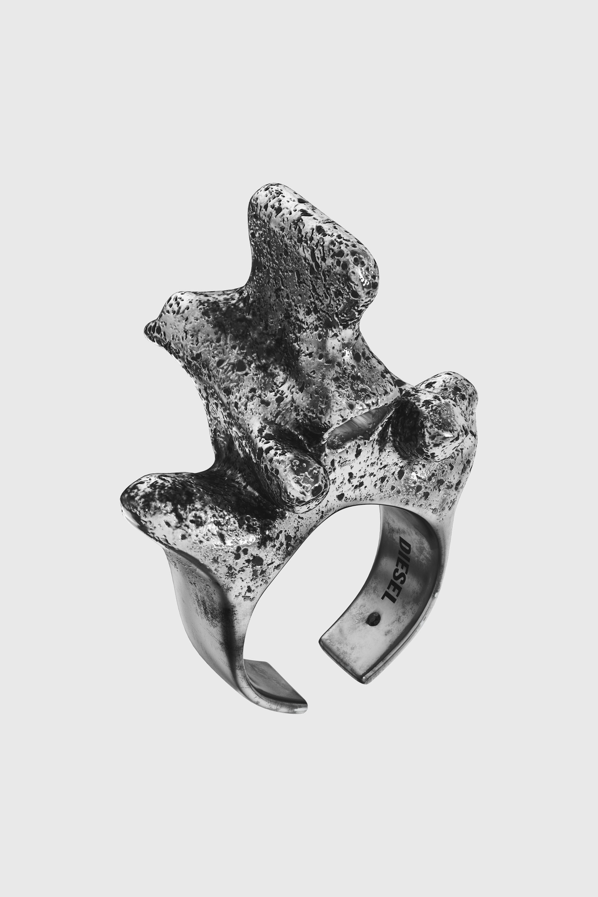 Silver-tone center focal ring