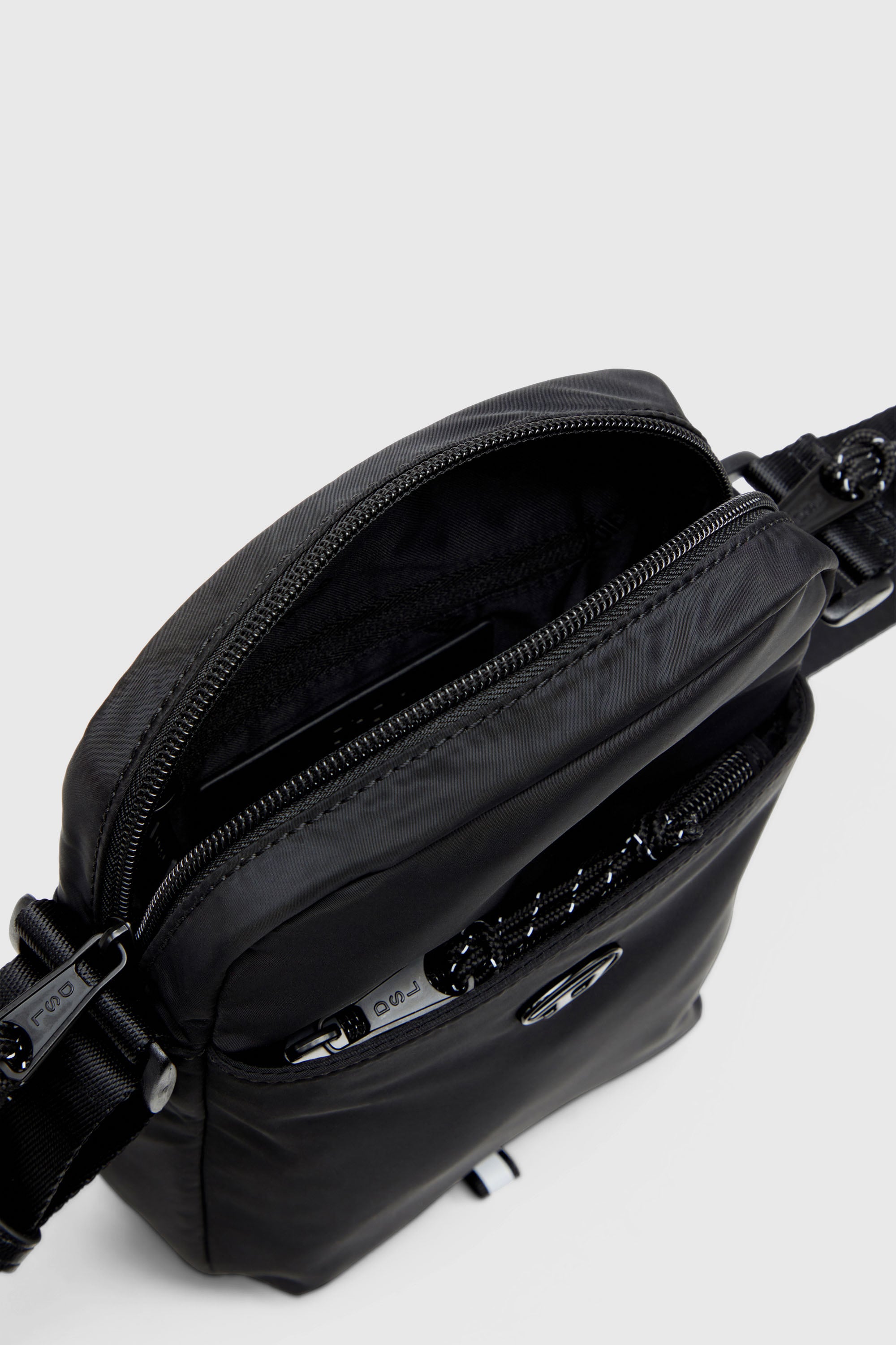 Diesel - D-PACK CROSSBODY X, Man's D-Pack-Crossbody bag in tech fabric in Black - 3