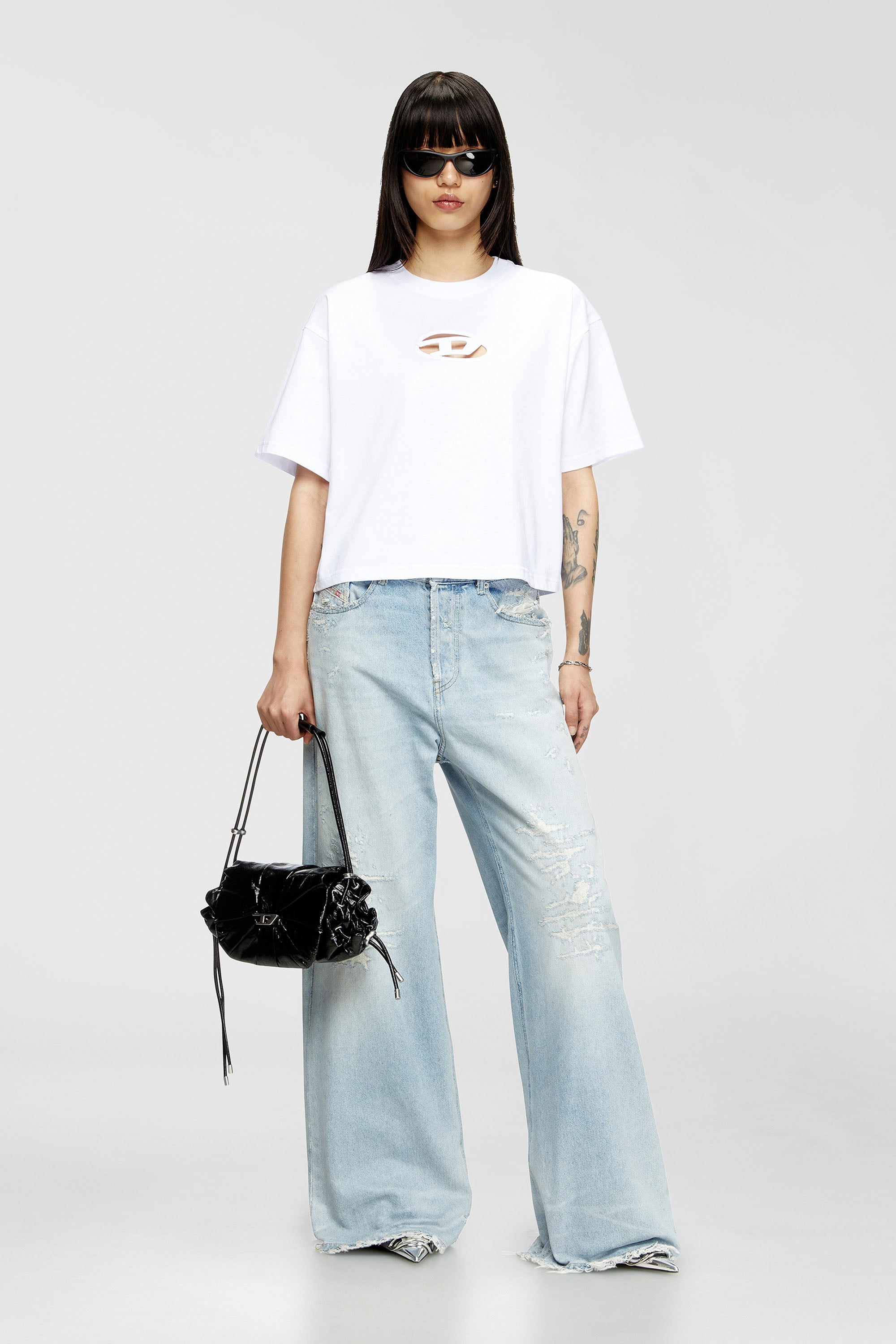 Diesel - T-BUXT-CROP-OD, Woman's Boxy T-shirt with cut-out Oval D logo in White - 1