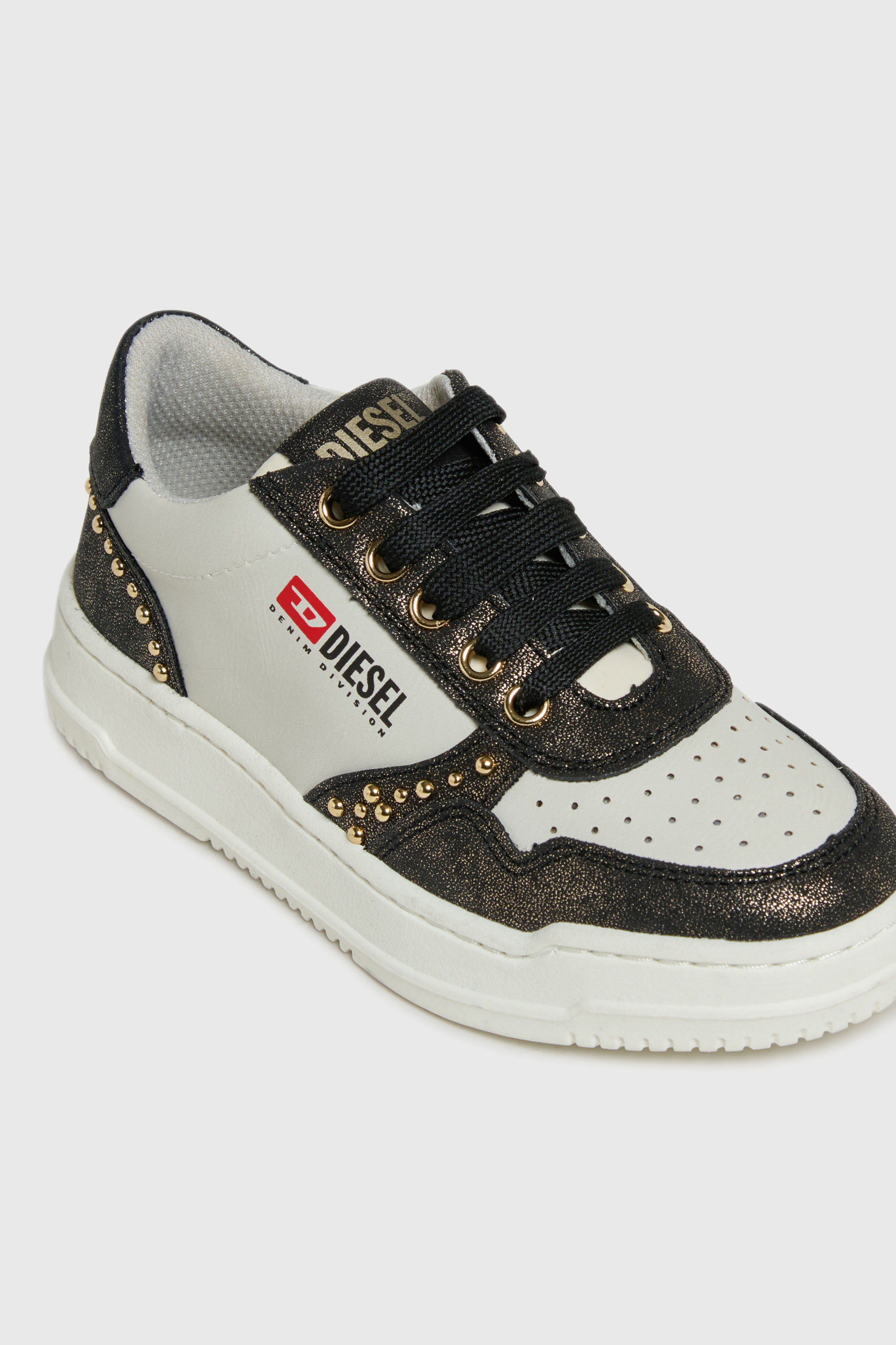 Diesel - S-CASCOUNT-STUDS, Unisex's S-Cascount - Perforated metallic sneakers with studs in Black/White - 4