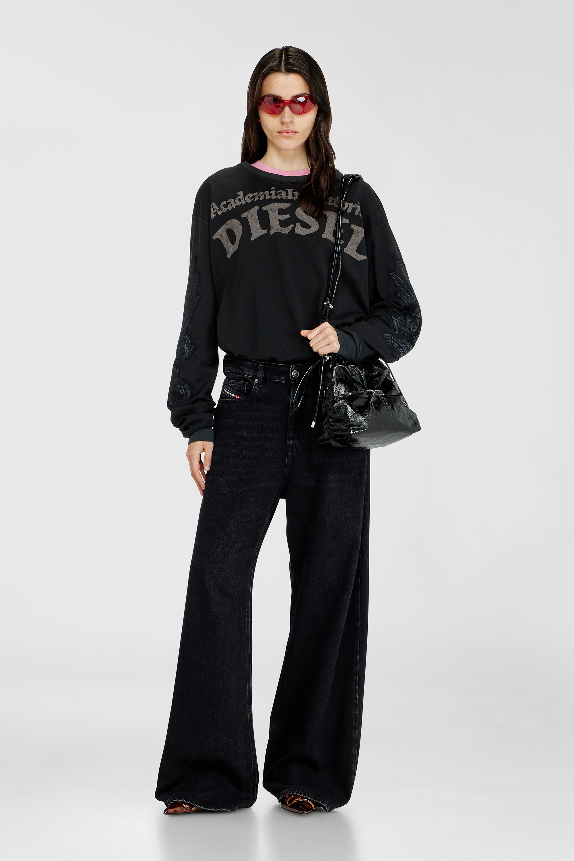 Diesel - SCRUNCH-D BUCKET, Woman's Scrunch-D-Bucket bag in shiny wrinkled leather in Black - 1