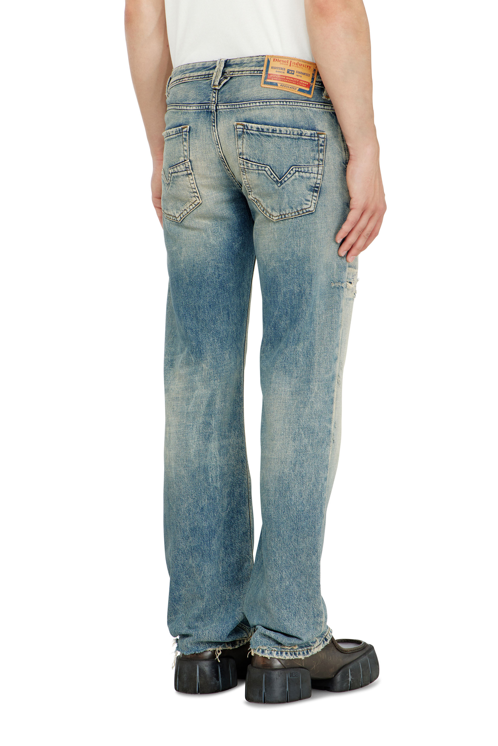 Diesel - Man's Regular Jeans 1985 Larkee 09P62, Medium blue - 5